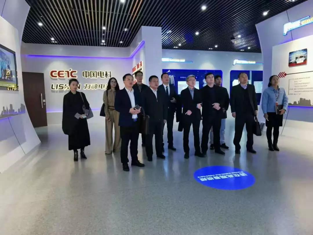 �����M(j��n)��򡹜���ƽ���Е�(hu�� )�L(ch��ng)������L(f��ng)�������