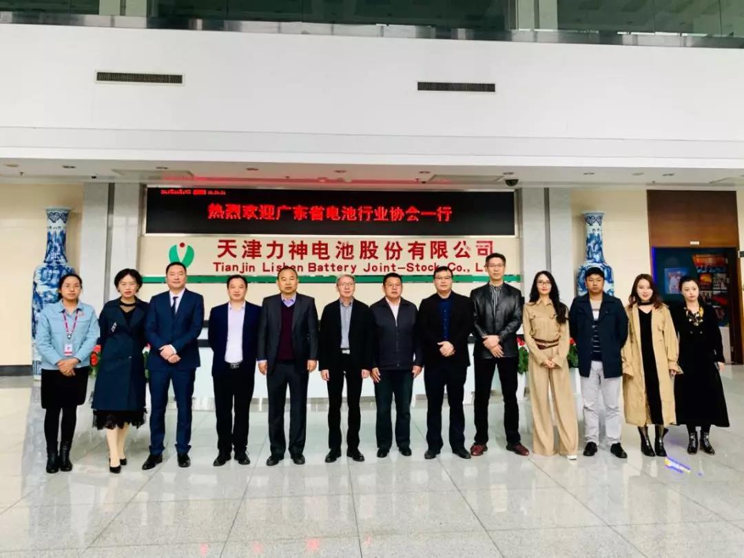 �����M(j��n)��򡹜���ƽ���Е�(hu�� )�L(ch��ng)������L(f��ng)�������